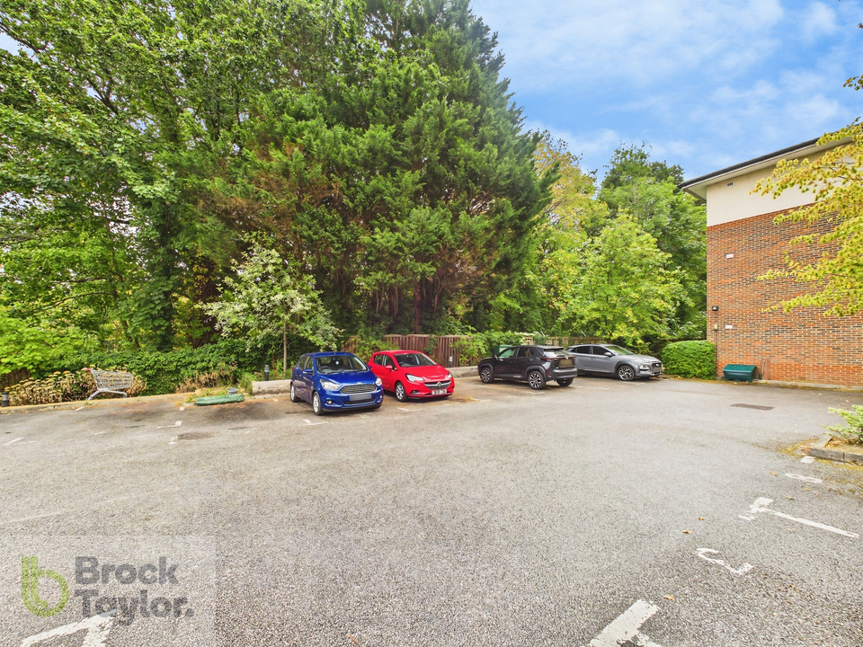 2 bed apartment for sale in Molineux Place, Boltro Road, Haywards Heath, RH16 1BF  - Property Image 16