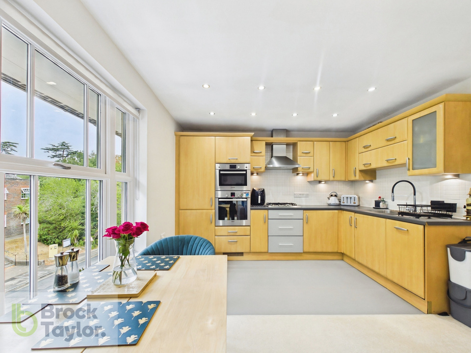 2 bed apartment for sale in Molineux Place, Boltro Road, Haywards Heath, RH16 1BF  - Property Image 2