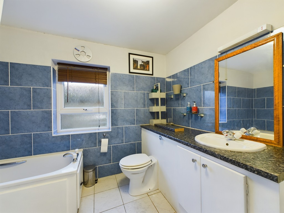 1 bed apartment for sale in Wellington Road, Horsham - Property Image 6