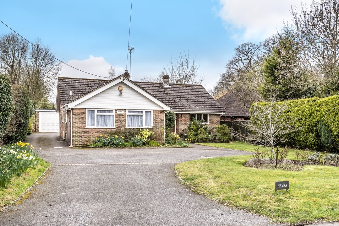 4 bed detached bungalow for sale in Park Street, Slinfold, Horsham