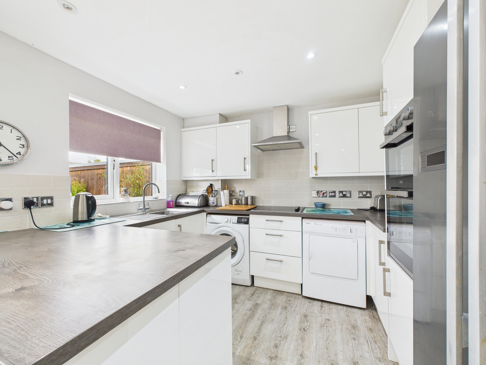 3 bed semi-detached house for sale in Wood End, Horsham - Property Image 3