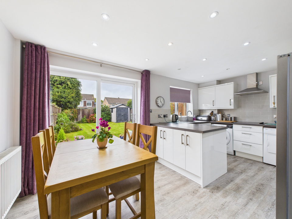 3 bed semi-detached house for sale in Wood End, Horsham - Property Image 2
