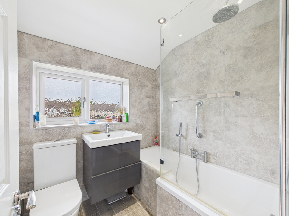 3 bed semi-detached house for sale in Wood End, Horsham - Property Image 9