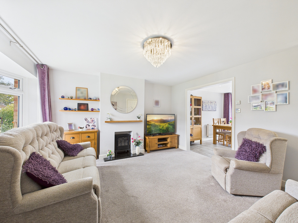 3 bed semi-detached house for sale in Wood End, Horsham - Property Image 11