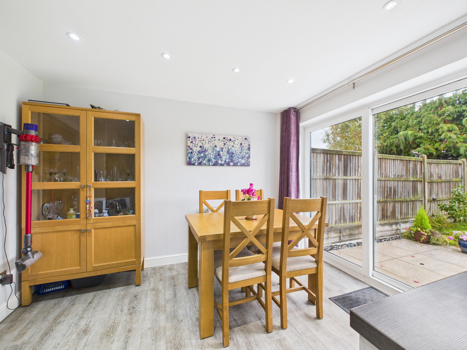 3 bed semi-detached house for sale in Wood End, Horsham - Property Image 12