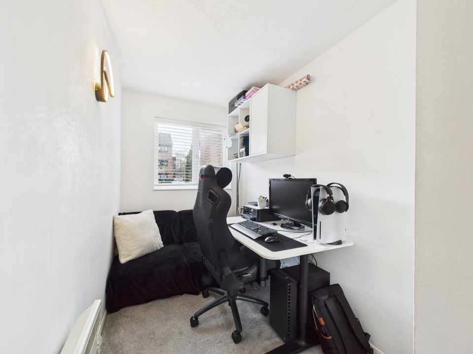 2 bed apartment for sale in Wallis Way, Horsham  - Property Image 6