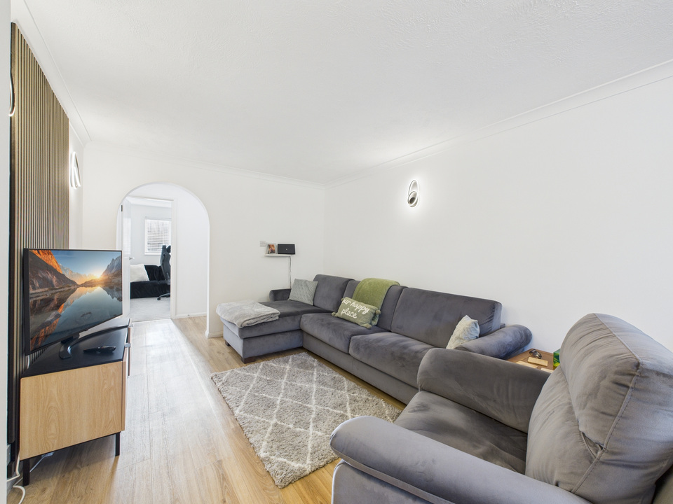 2 bed apartment for sale in Wallis Way, Horsham  - Property Image 9