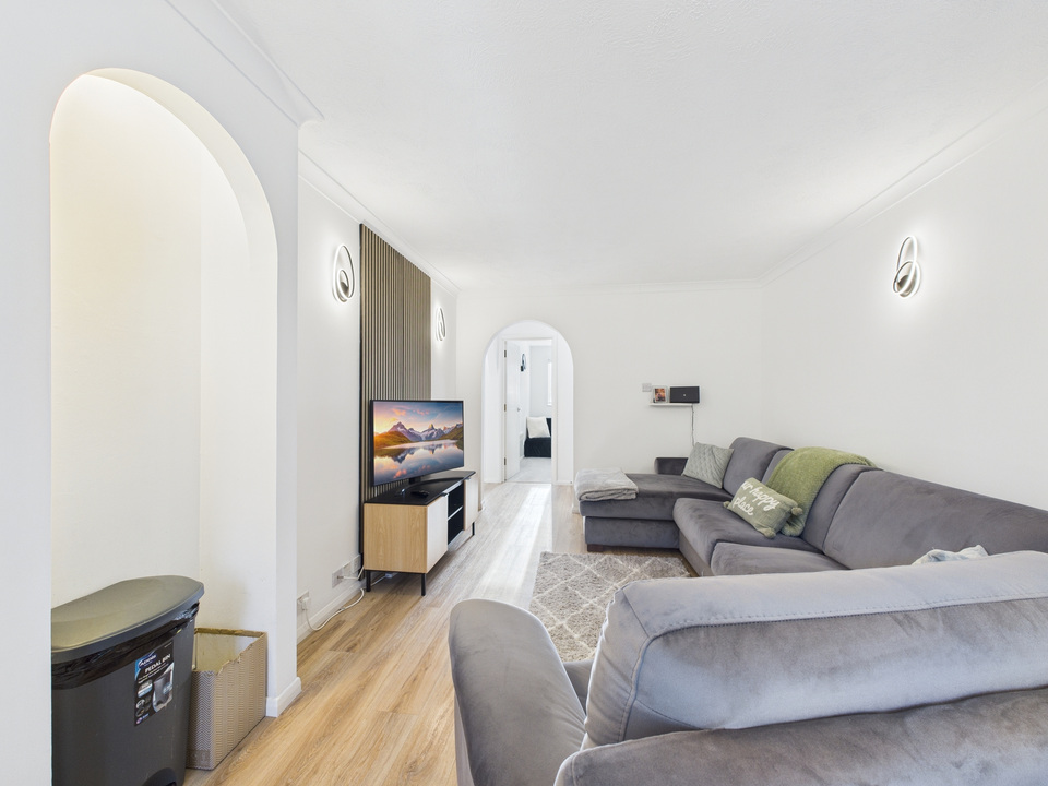 2 bed apartment for sale in Wallis Way, Horsham  - Property Image 10