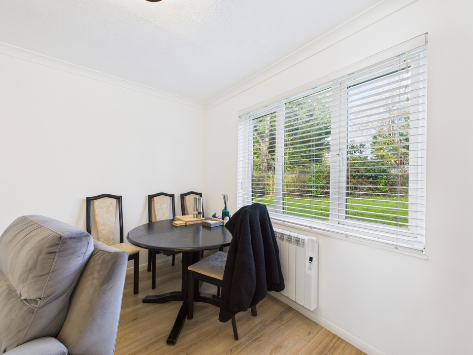 2 bed apartment for sale in Wallis Way, Horsham  - Property Image 11