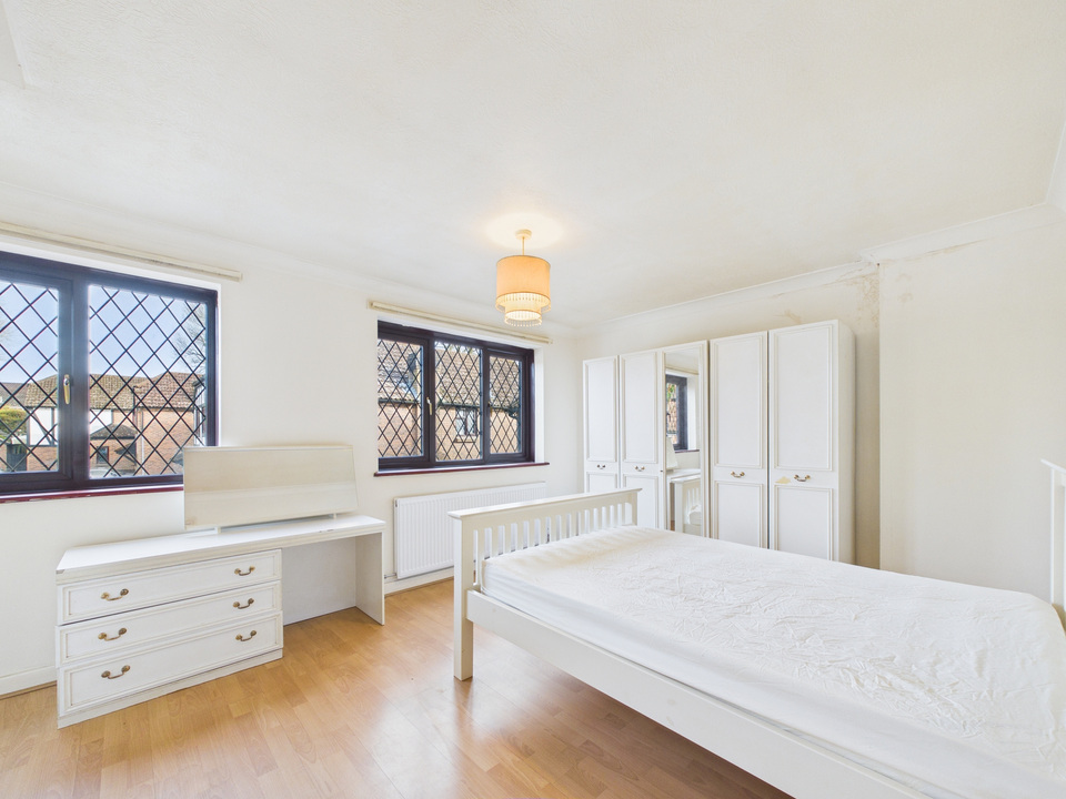 4 bed detached house for sale in The Willows, Pondtail Close, Horsham  - Property Image 6