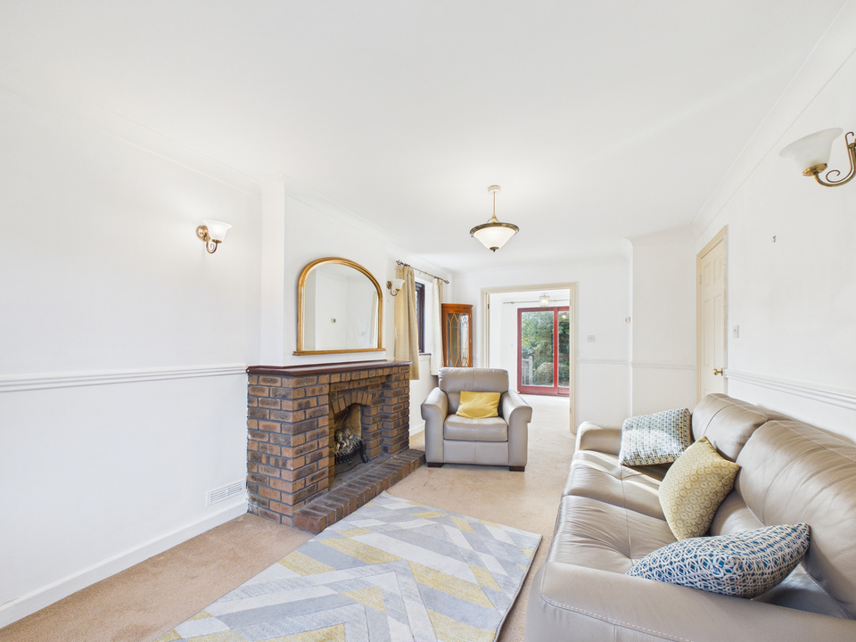 4 bed detached house for sale in The Willows, Pondtail Close, Horsham  - Property Image 13