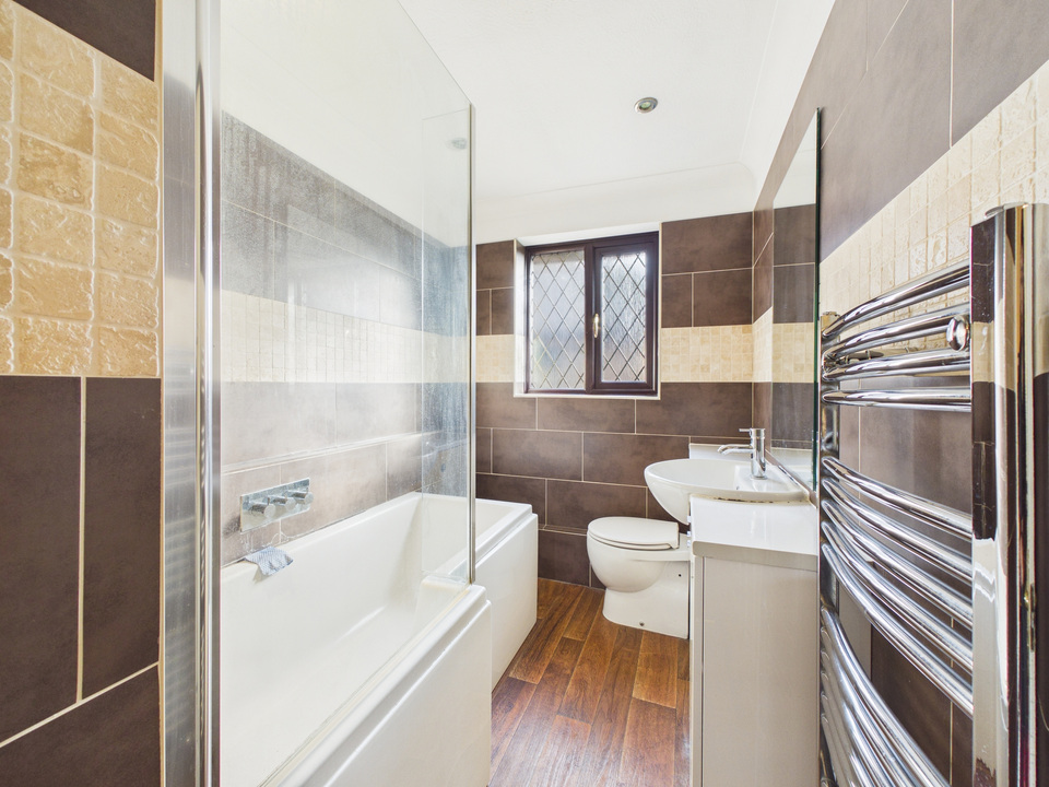 4 bed detached house for sale in The Willows, Pondtail Close, Horsham  - Property Image 9