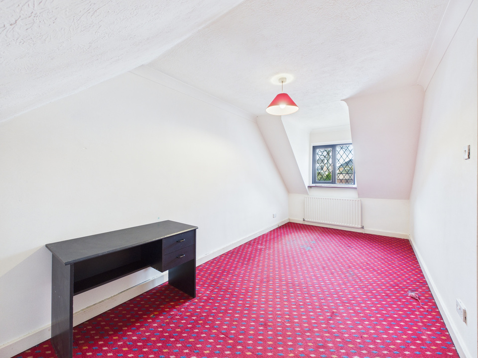 4 bed detached house for sale in The Willows, Pondtail Close, Horsham  - Property Image 7