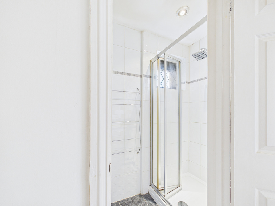 4 bed detached house for sale in The Willows, Pondtail Close, Horsham  - Property Image 18