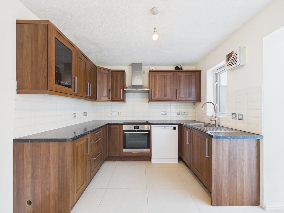 2 bed end of terrace house for sale in Ropeland Way, Horsham  - Property Image 12