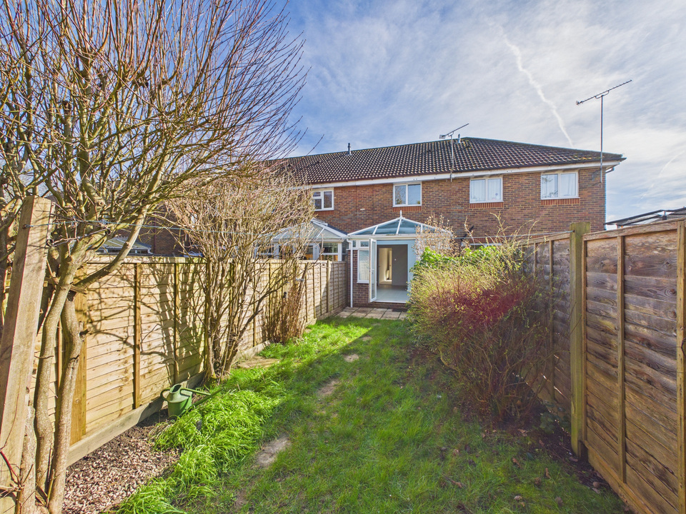 2 bed end of terrace house for sale in Ropeland Way, Horsham  - Property Image 10