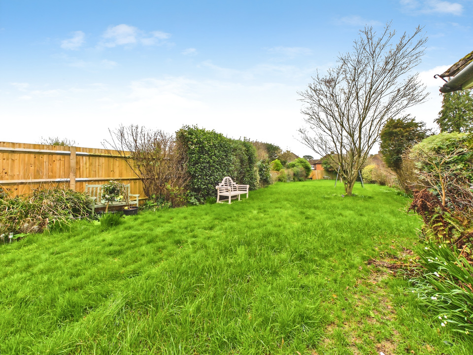 3 bed bungalow for sale in Hillmead, Horsham, West Sussex - Property Image 20