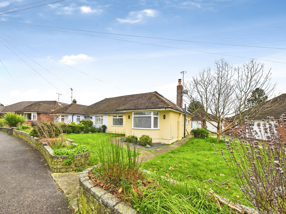 3 bed bungalow for sale in Hillmead, Horsham, West Sussex - Property Image 11