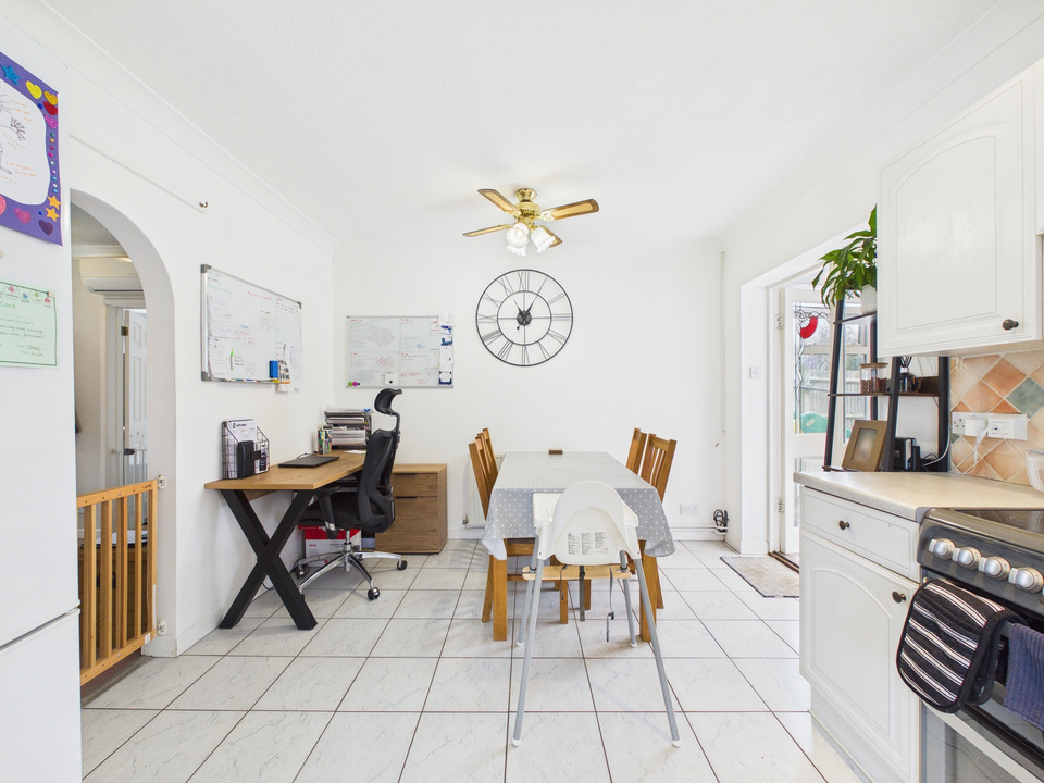 3 bed bungalow for sale in Hillmead, Horsham, West Sussex - Property Image 17