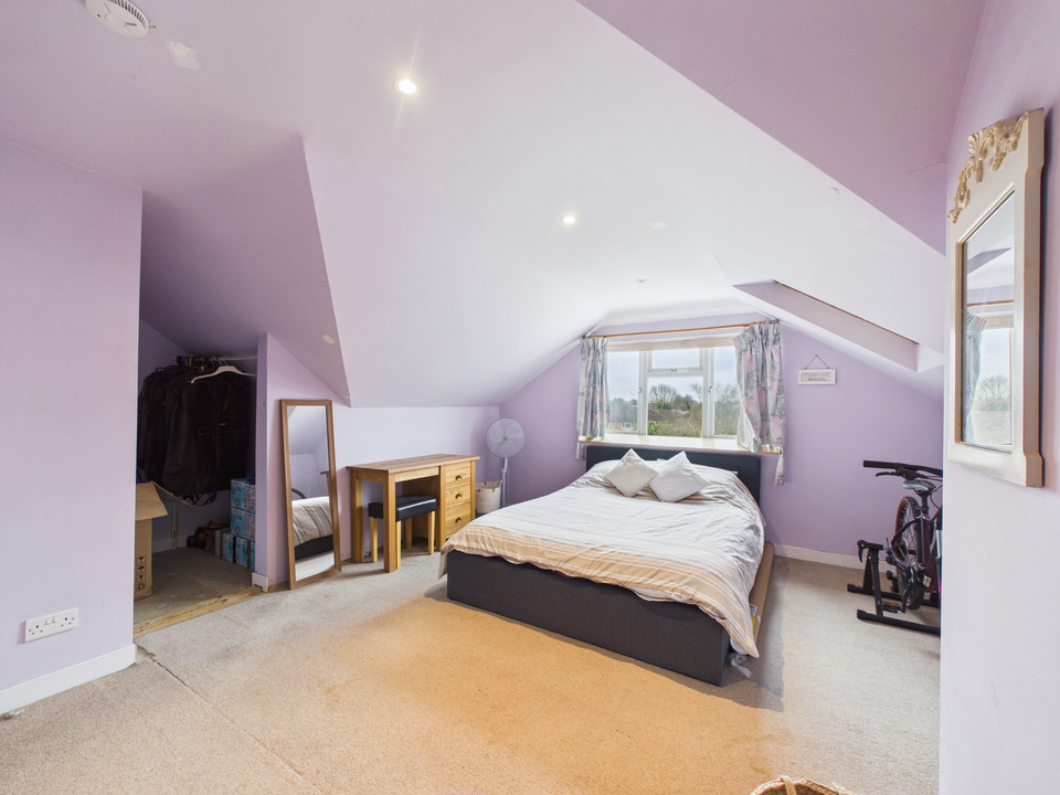 3 bed bungalow for sale in Hillmead, Horsham, West Sussex - Property Image 18
