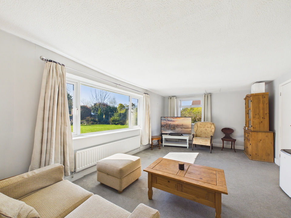 3 bed detached bungalow for sale in Gayles, Blackbridge Lane, Horsham - Property Image 12