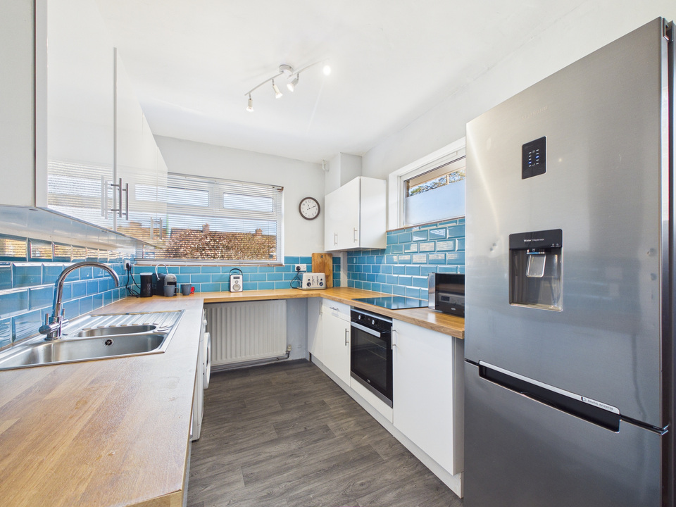 3 bed detached bungalow for sale in Gayles, Blackbridge Lane, Horsham - Property Image 4