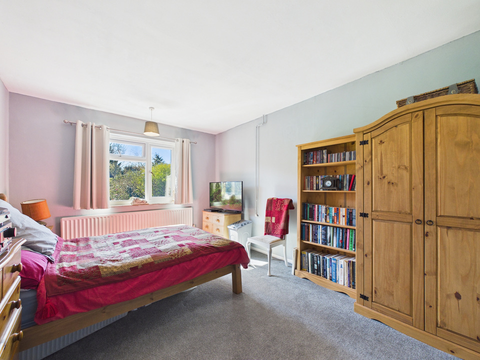 3 bed detached bungalow for sale in Gayles, Blackbridge Lane, Horsham - Property Image 5