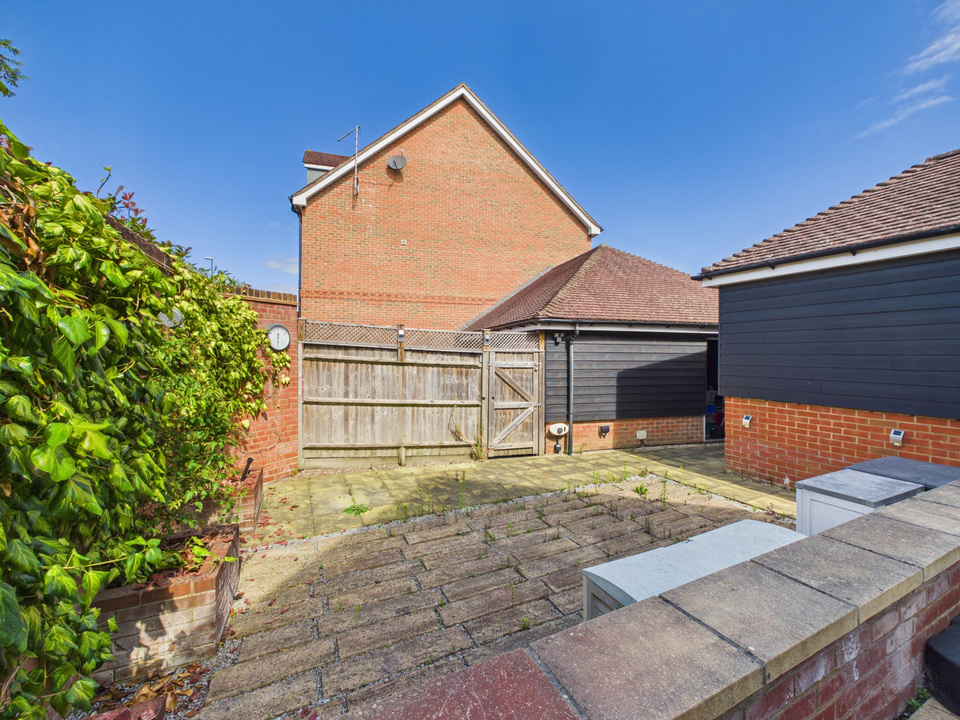 4 bed detached house for sale in Harding Lane, Broadbridge Heath, Horsham  - Property Image 10