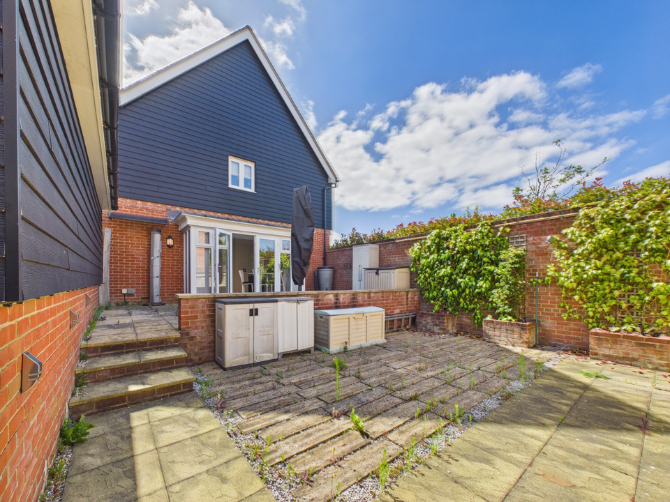 4 bed detached house for sale in Harding Lane, Broadbridge Heath, Horsham  - Property Image 9