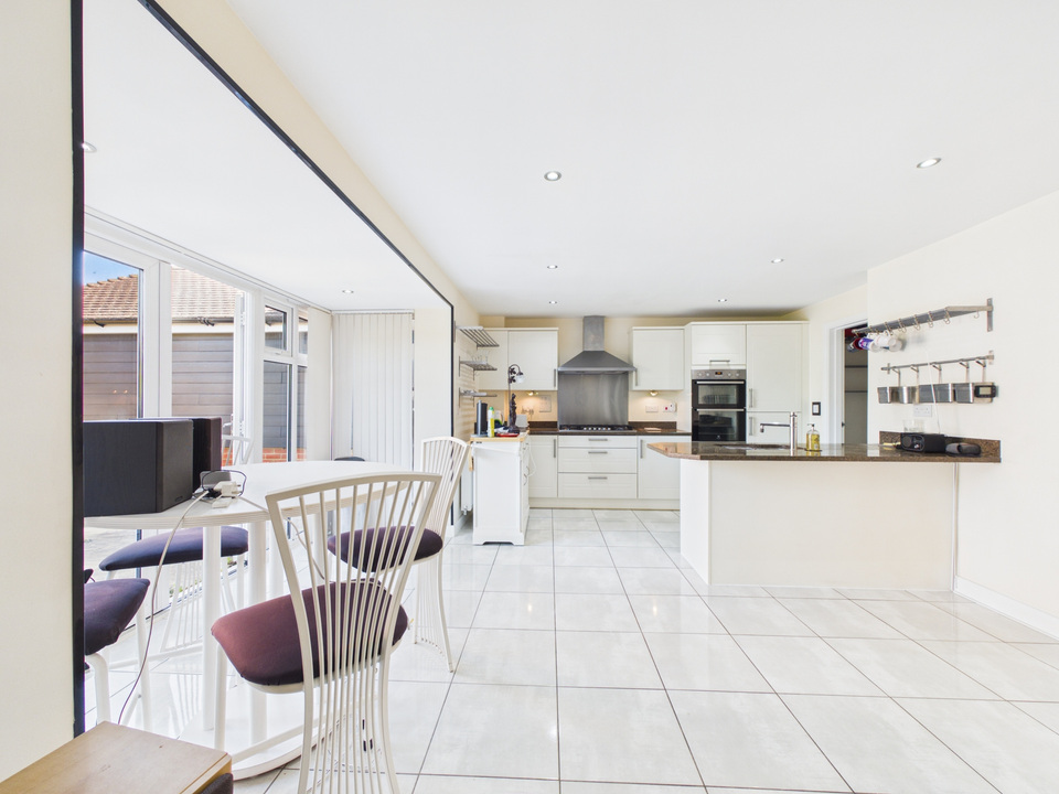 4 bed detached house for sale in Harding Lane, Broadbridge Heath, Horsham  - Property Image 15