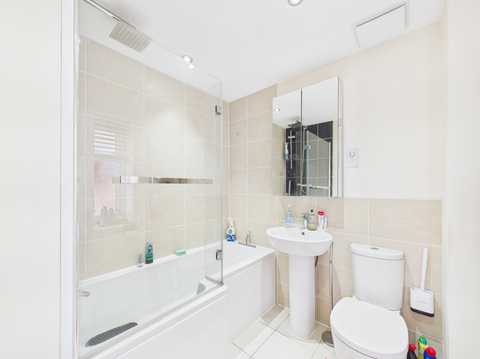 4 bed detached house for sale in Harding Lane, Broadbridge Heath, Horsham  - Property Image 8
