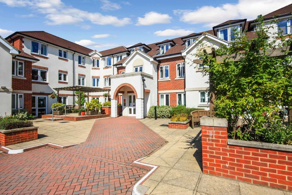 2 bed for sale in Manton Court, Kings Road, Horsham, West Sussex