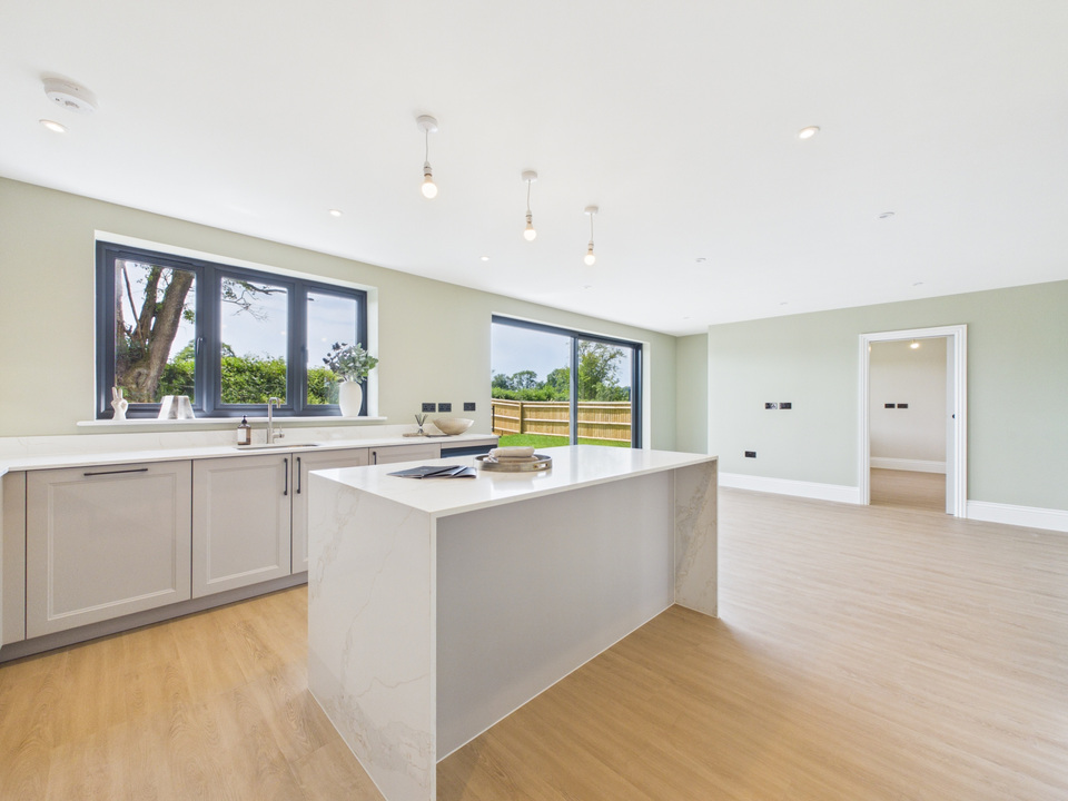 4 bed for sale in Meadow View, Monks Gate, Horsham, West Sussex - Property Image 4