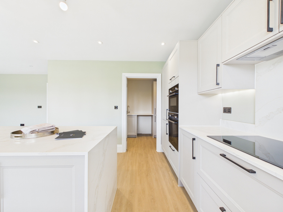 4 bed for sale in Meadow View, Monks Gate, Horsham, West Sussex - Property Image 19