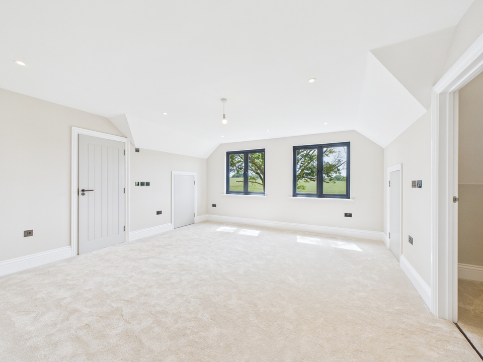 4 bed for sale in Meadow View, Monks Gate, Horsham, West Sussex - Property Image 21