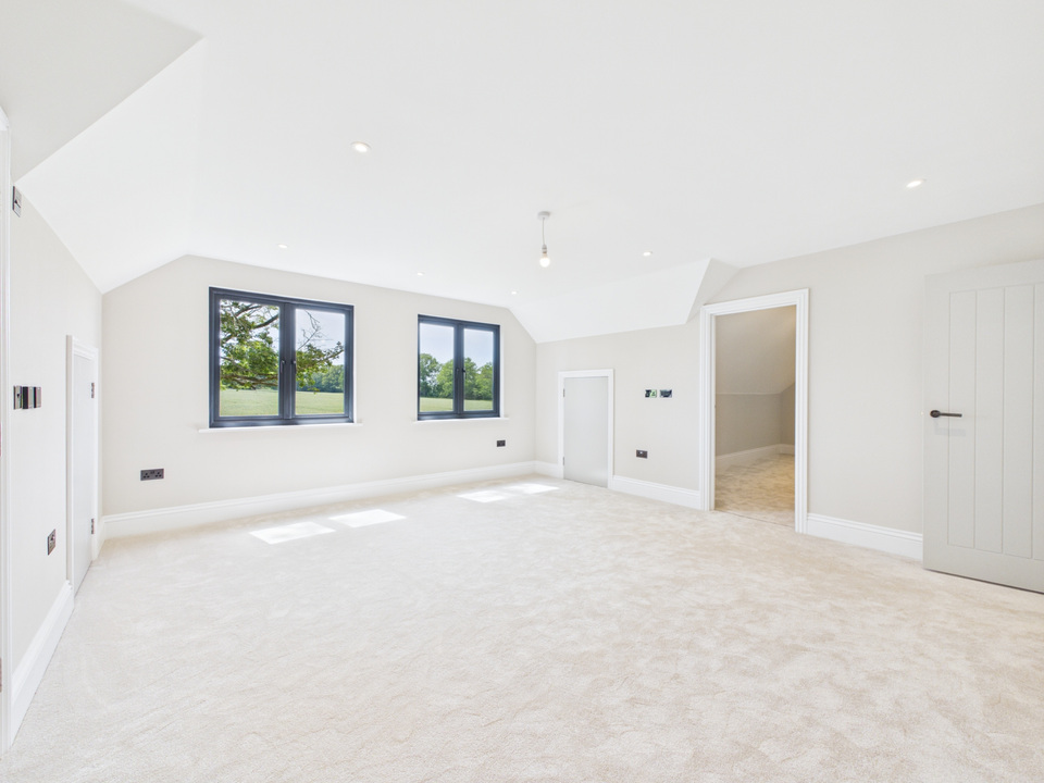 4 bed for sale in Meadow View, Monks Gate, Horsham, West Sussex - Property Image 8