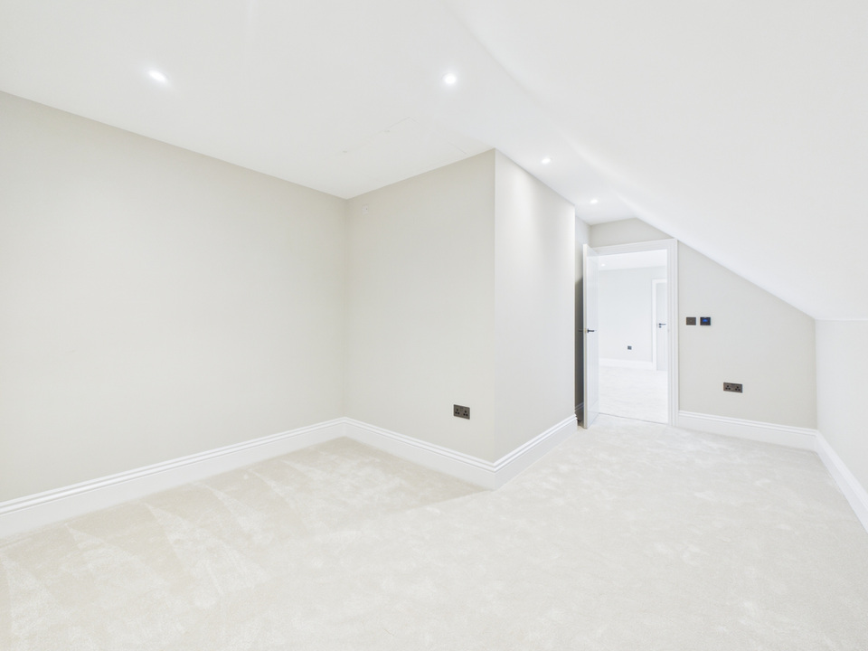 4 bed for sale in Meadow View, Monks Gate, Horsham, West Sussex - Property Image 22