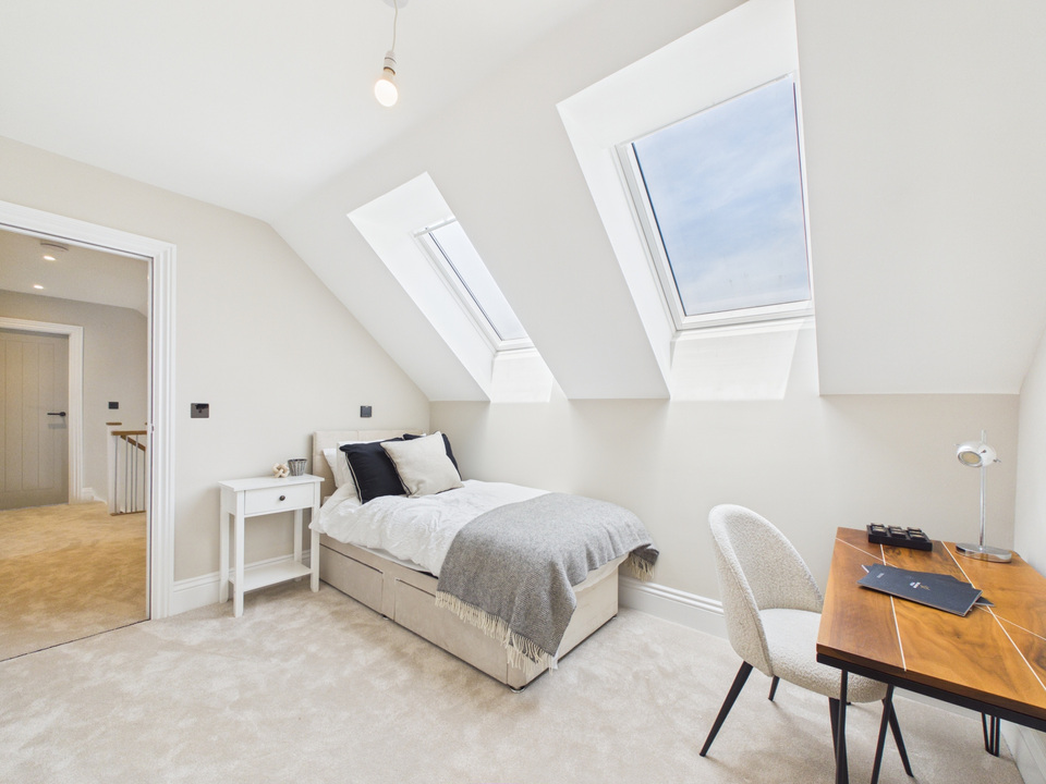 4 bed for sale in Meadow View, Monks Gate, Horsham, West Sussex - Property Image 9