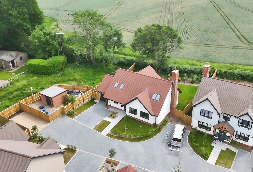 4 bed for sale in Meadow View, Monks Gate, Horsham, West Sussex