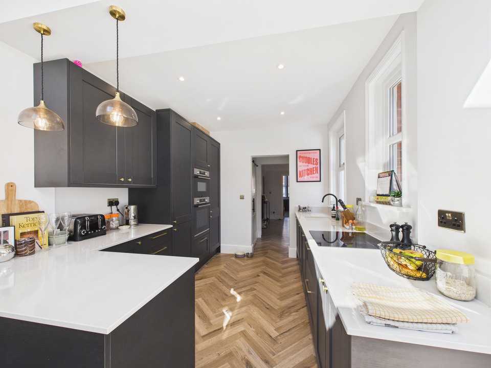 3 bed semi-detached house for sale in New Street, Horsham  - Property Image 16