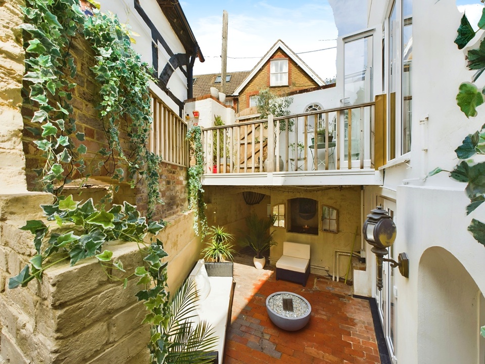 3 bed semi-detached house for sale in Church Street, Warnham, RH12 - Property Image 10