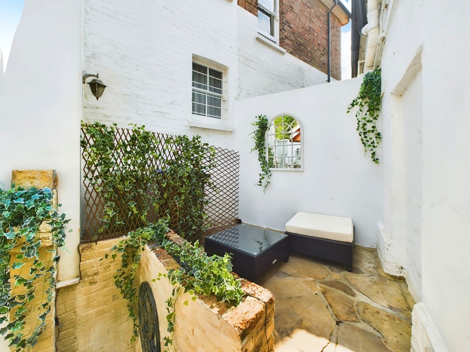 3 bed semi-detached house for sale in Church Street, Warnham, RH12 - Property Image 25