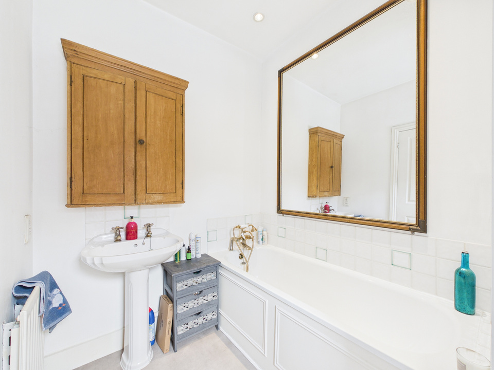 3 bed semi-detached house for sale in Church Street, Warnham, RH12  - Property Image 28