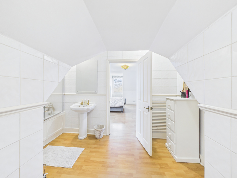 3 bed semi-detached house for sale in Church Street, Warnham, RH12  - Property Image 11