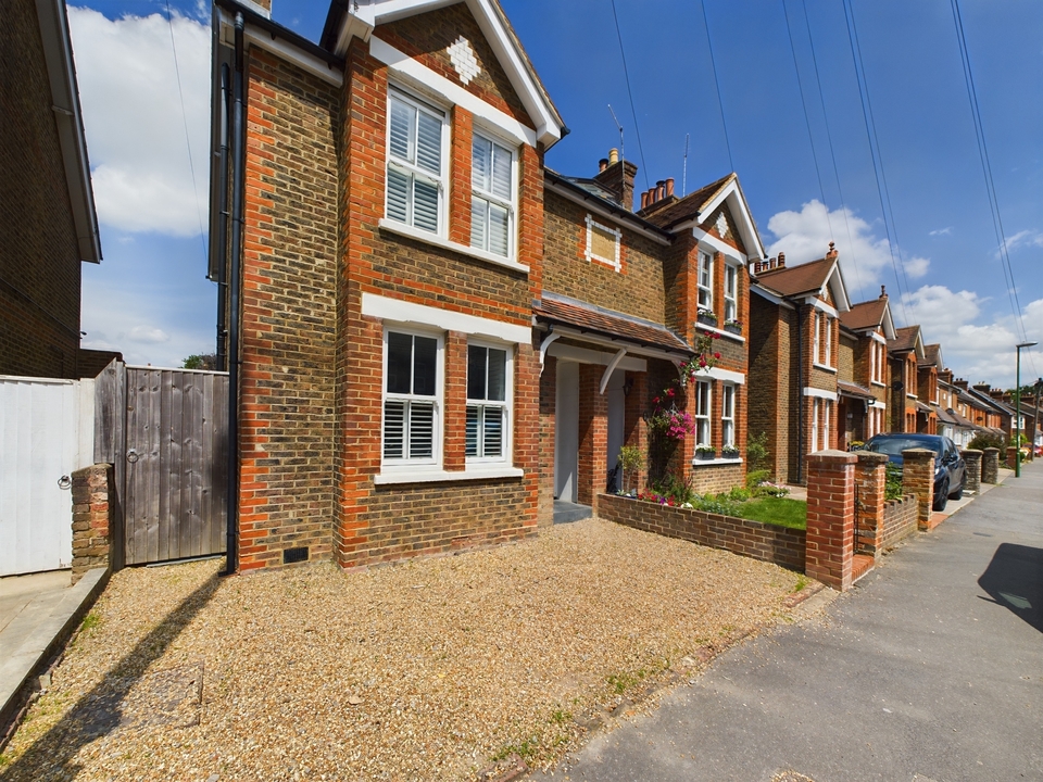 3 bed semi-detached house for sale in Swindon Road, Horsham - Property Image 1