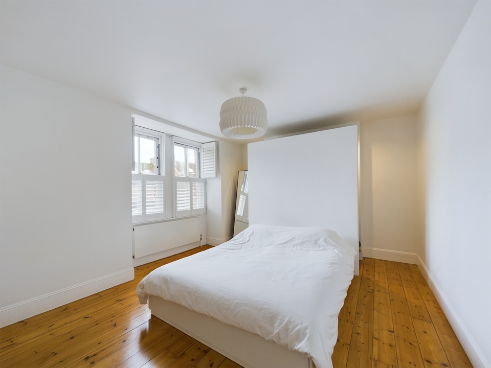 3 bed semi-detached house for sale in Swindon Road, Horsham - Property Image 10