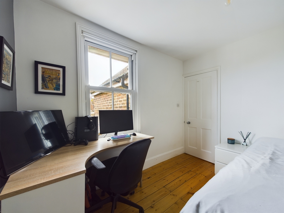 3 bed semi-detached house for sale in Swindon Road, Horsham - Property Image 11