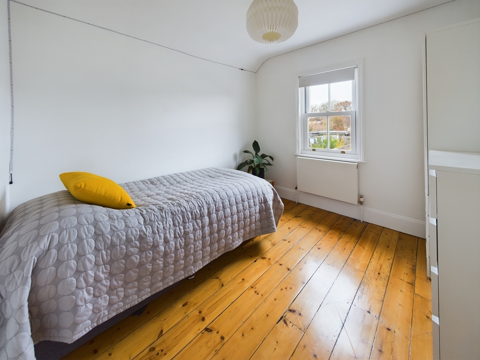 3 bed semi-detached house for sale in Swindon Road, Horsham - Property Image 12