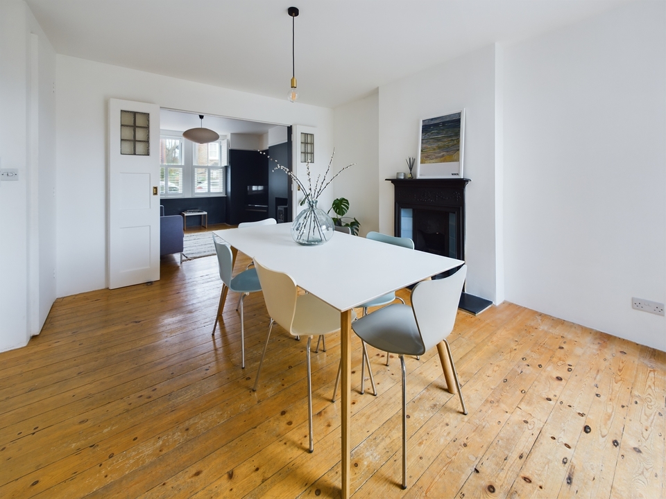 3 bed semi-detached house for sale in Swindon Road, Horsham - Property Image 20