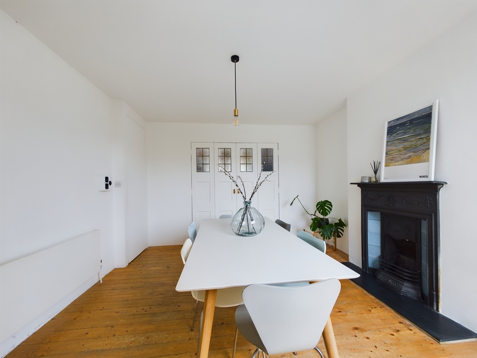 3 bed semi-detached house for sale in Swindon Road, Horsham - Property Image 22